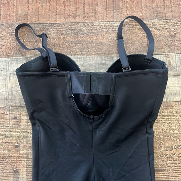 SPANXshape™ Suit Your Fancy Strapless Cupped Mid-Thigh Bodysuit Black Medium - Picture 10 of 12